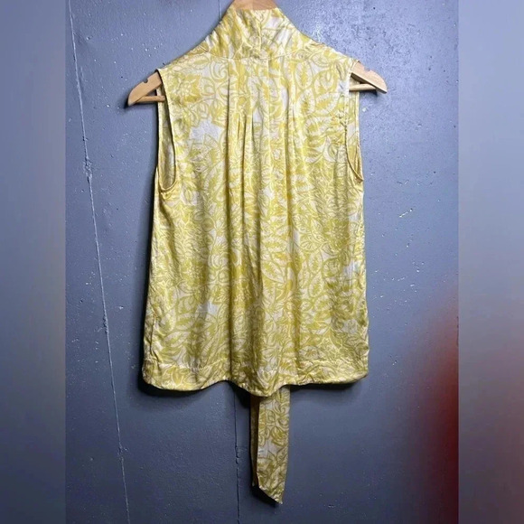 CAbi 100% Silk Blouse Top Shirt Yellow Floral Tie Neck Moonbeam Pattern - Picture 2 of 7